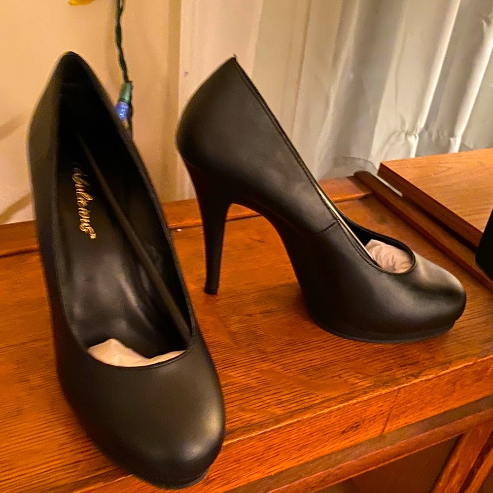 Fabulicious black platform heels